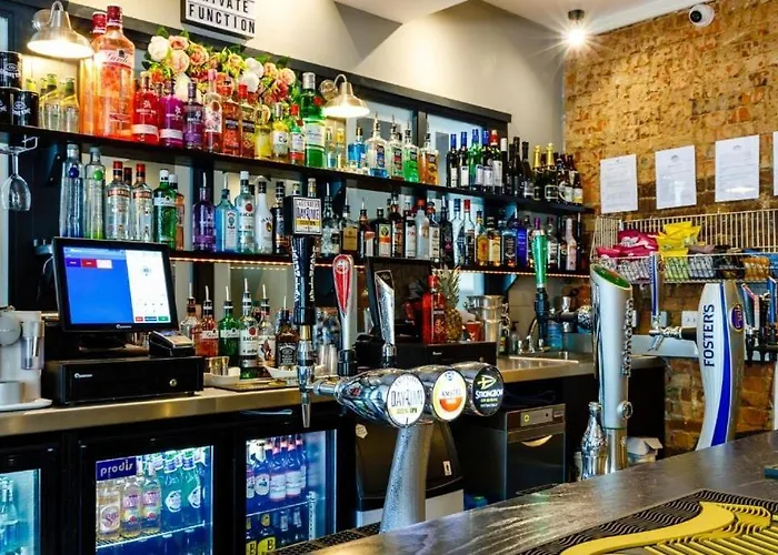 Oyo Ruby Pub & Hotel